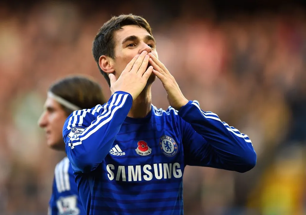 Oscar com a camisa do Chelsea.  (Foto: Mike Hewitt/Getty Images)