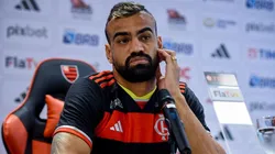 Fabrício Bruno em entrevista coletiva na renovação. Foto: Marcelo Cortes / Flamengo