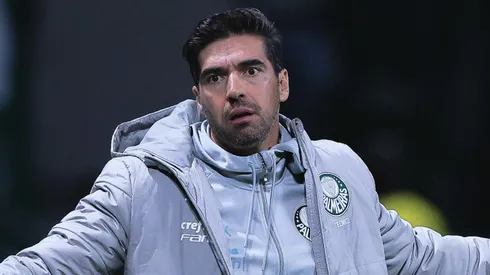 Abel corre risco de ver uma peça saindo do Palmeiras - Foto: Ettore Chiereguini/AGIF.