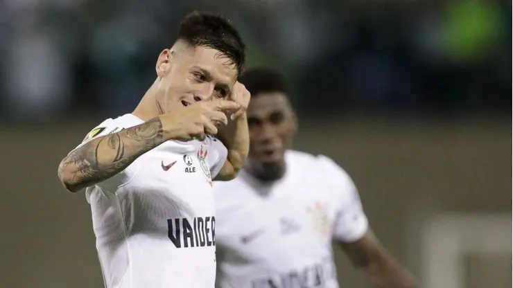 Rodrigo Garro comemorando gol de falta contra o Palmeiras. Foto: Rodrigo Coca / Corinthians