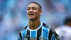 Gustavo comemorando seu tento. Foto: Lucas Uebel / Grêmio FBPA