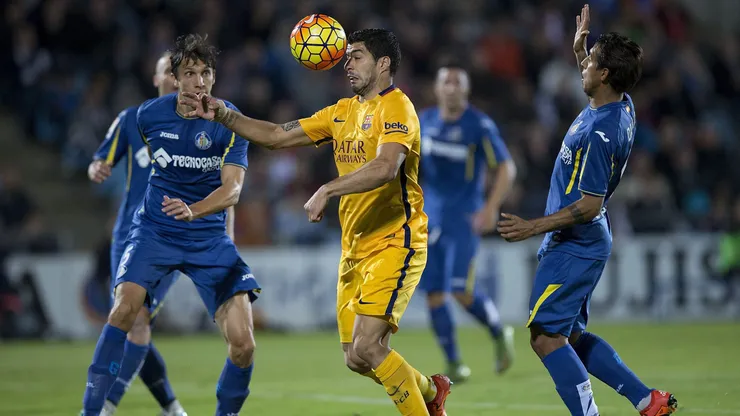 Damián Suárez e Luis Suárez se enfrentando na Espanha em 2015. Foto: Gonzalo Arroyo Moreno/Getty Images.