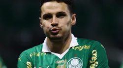 Foto: Cesar Greco/Palmeiras - Raphael Veiga comemorando pelo Palmeiras em clássico contra o Santos