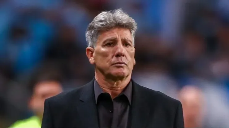 Renato Gaúcho é avisado sobre negócio cancelado - FOTO: LUCAS UEBEL/GREMIO FBPA