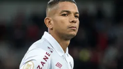 Foto: Robson Mafra/AGIF - David Braz foi oferecido ao Santos