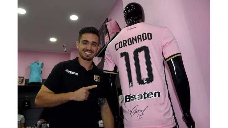 Igor Coronado chegou a Guarulhos para acertar com o Timão - Foto: Tullio M. Puglia/Getty Images