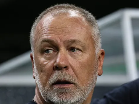 Problemão deixado por Mano Menezes: António Oliveira sofre com 'refugos' no Corinthians