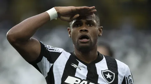 Junior Santos vem se destacando no Botafogo e deixou a última partida ovacionado pela torcida Alvinegra