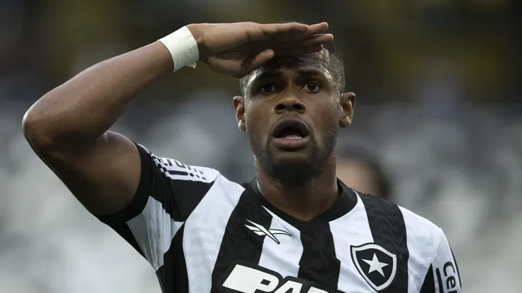 Junior Santos vem se destacando no Botafogo e deixou a última partida ovacionado pela torcida Alvinegra