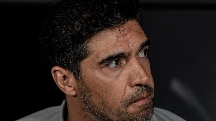 Abel opina sobre Corinthians antes do clássico - Foto: Thiago Ribeiro/AGIF