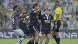 Clássico foi muito polêmico por conta da arbitragem. Foto: Alexandre Loureiro/AGIF