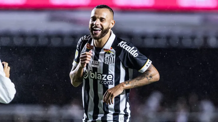 Mesmo com cautela, Carille rasga elogios a futuro titular no ataque do Santos. Foto: Abner Dourado/AGIF