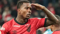 Cacá é o zagueiro desejado pelo Corinthians - Foto: Robson Mafra/AGIF.