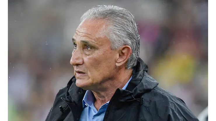 Tite não poderá contar com quatro atletas do Mengão - Foto: Thiago Ribeiro/AGIF