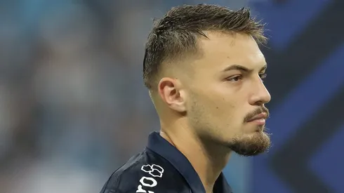 Gabriel Grando goleiro do Gremio durante partida contra o Internacional no estadio Arena do Gremio pelo campeonato BRASILEIRO A 2023. Foto: Pedro H. Tesch/AGIF