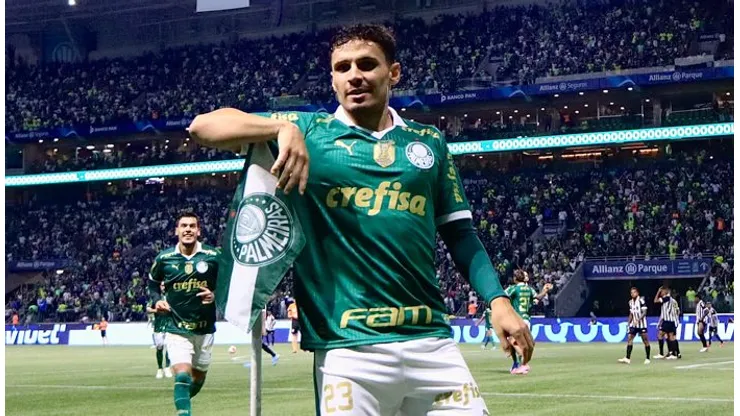 Camisa do Palmeiras foi eleita a mais bonita do mundo. Foto: Marcello Zambrana/AGIF