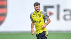 Matías Viña treinando no CT do Flamengo. Foto: redes sociais / Flamengo.