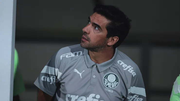 Abel Ferreira tecnico do Palmeiras durante partida contra o Santo Andre no estadio Bruno Jose Daniel pelo campeonato Paulista 2024. Foto: Ettore Chiereguini/AGIF