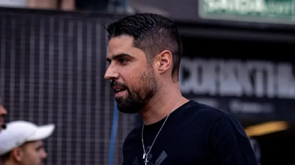 Foto: Leonardo Lima/AGIF – António Oliveira, técnico do Corinthians