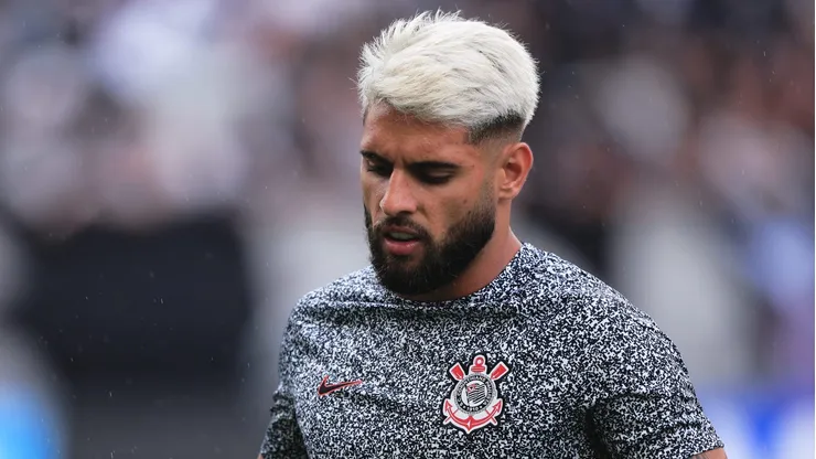 Diretoria do Flamengo desistiu de contratação e vai ver reforço em rival direto
