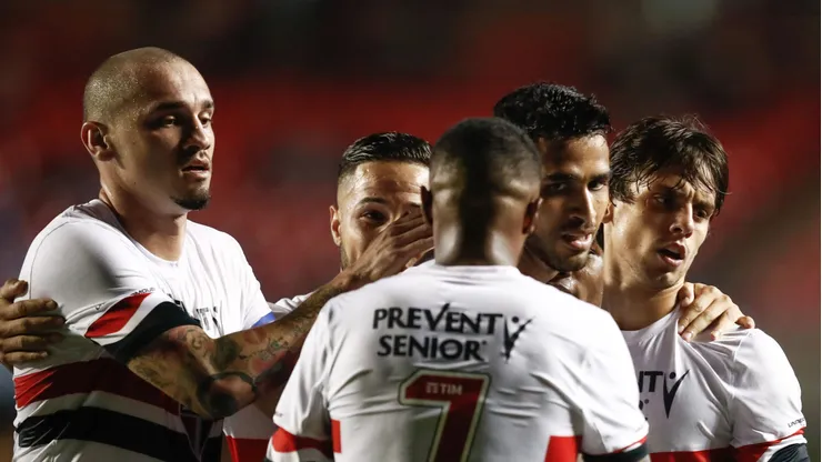 SAO PAULO - SP - 29/06/2016 - BRASILEIRO A 2016/SAO PAULO x FLUMINENSE - Alan Kardec do Sao Paulo comemora seu gol durante partida cntra o Fluminense pelo Campeonato Brasileiro A 2016 no Estadio do Morumbi. Foto: Marcello Zambrana/AGIF