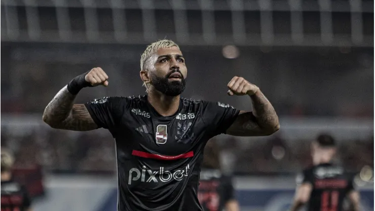 Gabigol chama a atenção da torcida do Santos; Foto: Talita Gouvea/AGIF