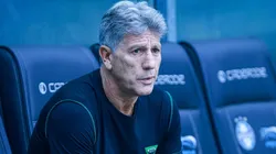 Renato sai em defesa de meio-campista do Grêmio. Foto: Maxi Franzoi/AGIF