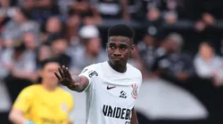 Félix Torres não vem tendo um bom rendimento. Foto: Ettore Chiereguini/AGIF