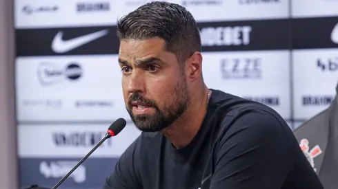 António Oliveira durante sua apresentação. Foto: Rodrigo Coca/Agência Corinthians