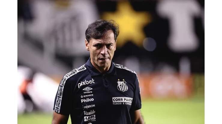 Foto: Ettore Chiereguini/AGIF - Bustos deu resposta a proposta do Santos