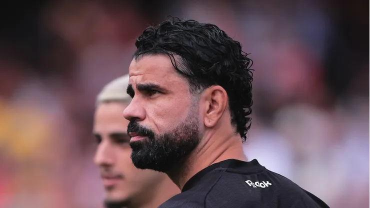 Diego Costa não foi bem no Glorioso. Foto: Ettore Chiereguini/AGIF