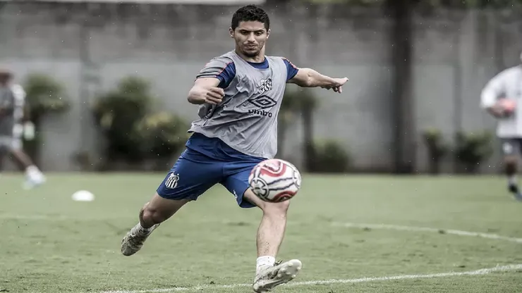 Foto: Ivan Storti/Santos FC - Daniel Guedes quando atuava pelo Santos