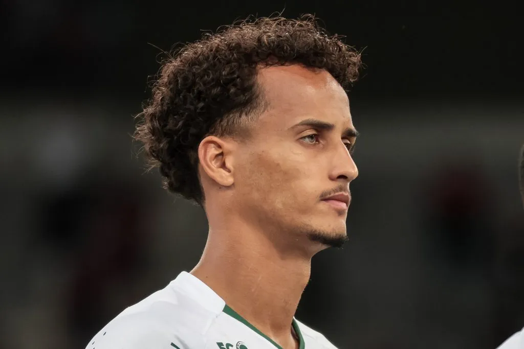 PR – CURITIBA – 15/04/2023 – BRASILEIRO A 2023, ATHLETICO-PR X GOIAS – Morelli jogador do Goias durante partida contra o Athletico-PR no estadio Arena da Baixada pelo campeonato BRASILEIRO A 2023. Foto: Robson Mafra/AGIF