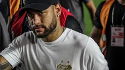 Neymar acompanhou vitória do Santos - Foto: Reinaldo Campos/AGIF