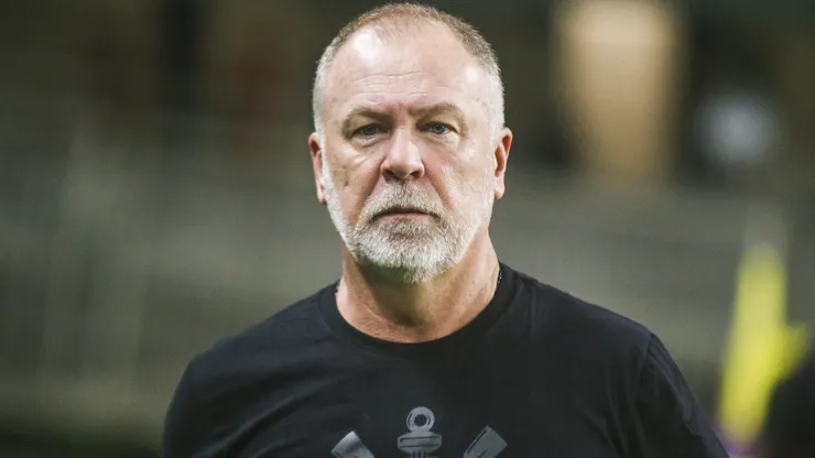 Mano Menezes, ex-técnico do Corinthians - Foto: Gabriel Machado/AGIF