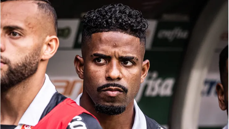 Hayner jogou improvisadamente na LE do Peixe contra o Corinthians - Foto: Raul Baretta/Santos FC