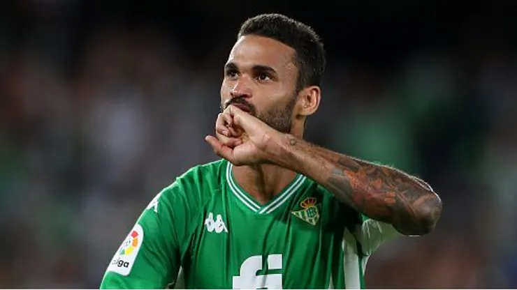 Foto: Fran Santiago/Getty Images - Willian José comemorando gol pelo Betis