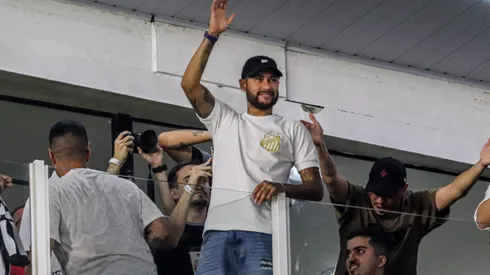 Foto: Reinaldo Campos/AGIF - Neymar marcou presença na Vila Belmiro