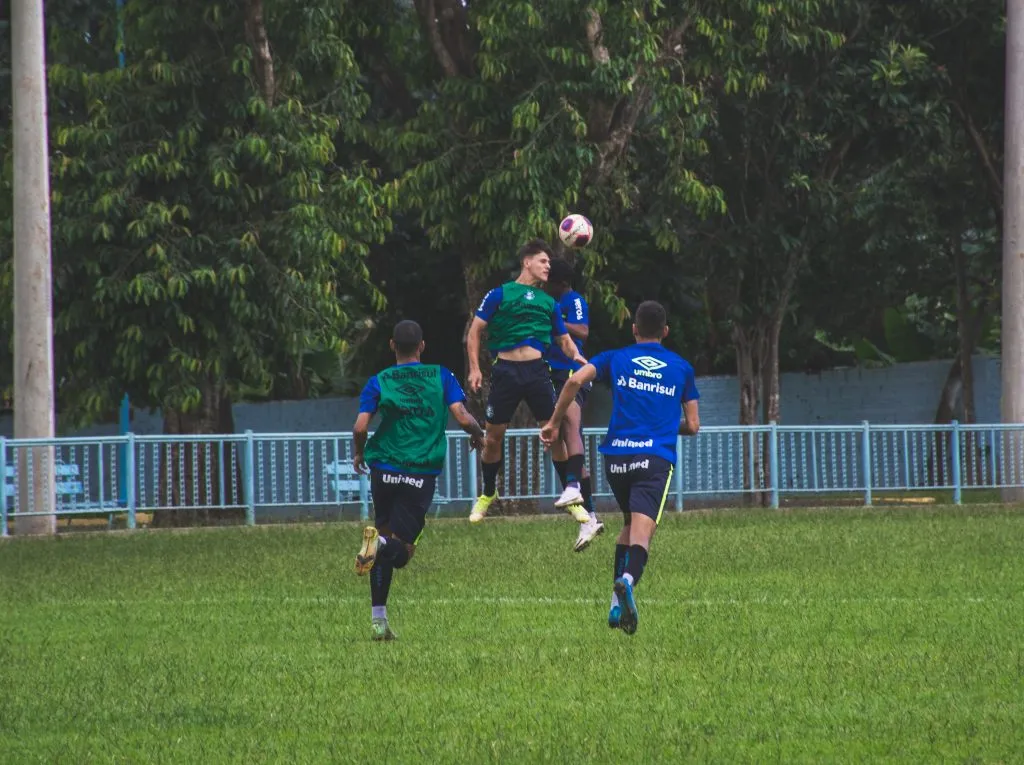 Zinho, atacante, em treino pelo Grêmio – Foto: Bruno Creste/Divulgação