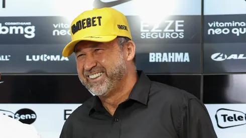 Augusto Melo ofereceu menos que o ex-treinador do Corinthians - Foto: Marcello Zambrana/AGIF.