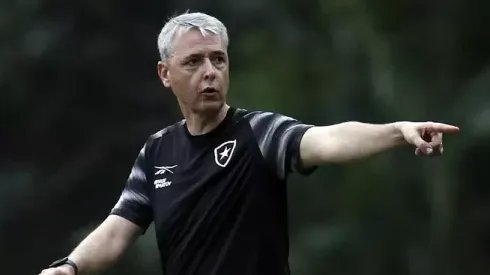 Foto: Vítor Silva/Botafogo - Tiago Nunes tem três desfalques para o clássico contra o Flamengo