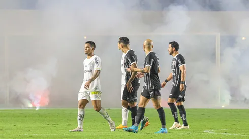 Santos x Corinthians, na Vila Belmiro - Foto: Fernanda Luz/AGIF