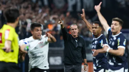 Cuca ex-técnico do Corinthians durante partida contra o Remo no estadio Arena Corinthians pelo campeonato Copa do Brasil 2023. Foto: Marcello Zambrana/AGIF