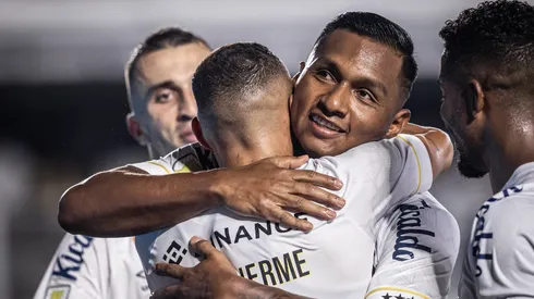 Morelos teve boa atuação contra o Guarani e será titular contra o Corinthians - Foto: Raul Baretta/Santos