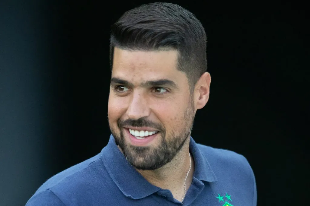 MT – CUIABA – 21/10/2023 – BRASILEIRO A 2023, CUIABA X GOIAS – Antonio Oliveira tecnico do Cuiaba durante partida contra o Goias no estadio Arena Pantanal pelo campeonato Brasileiro A 2023. Foto: Gil Gomes/AGIF