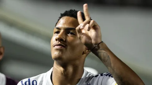 Ângelo pode atuar por outro time no Brasil além do Santos - Foto: Abner Dourado/AGIF.