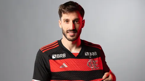 Matías Viña, jogador recém-contratado pelo Flamengo - Foto: Divulgação/Flamengo