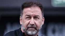 Augusto Melo recebe comunicado de Mano. Foto: Fabio Giannelli/AGIF