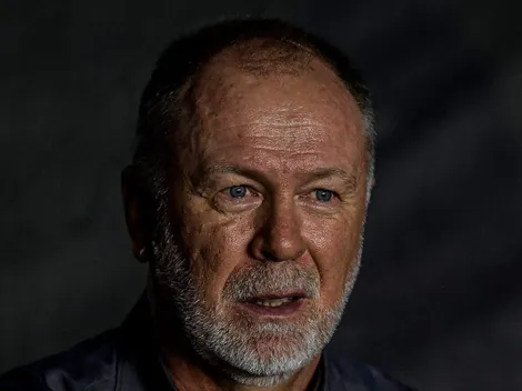 Após demissão de Mano Menezes, Corinthians faz contato com ídolo para assumir elenco profissional