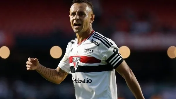 Foto: Getty Imagens - Rafinha se lesiona em duelo da Supercopa contra o Palmeiras